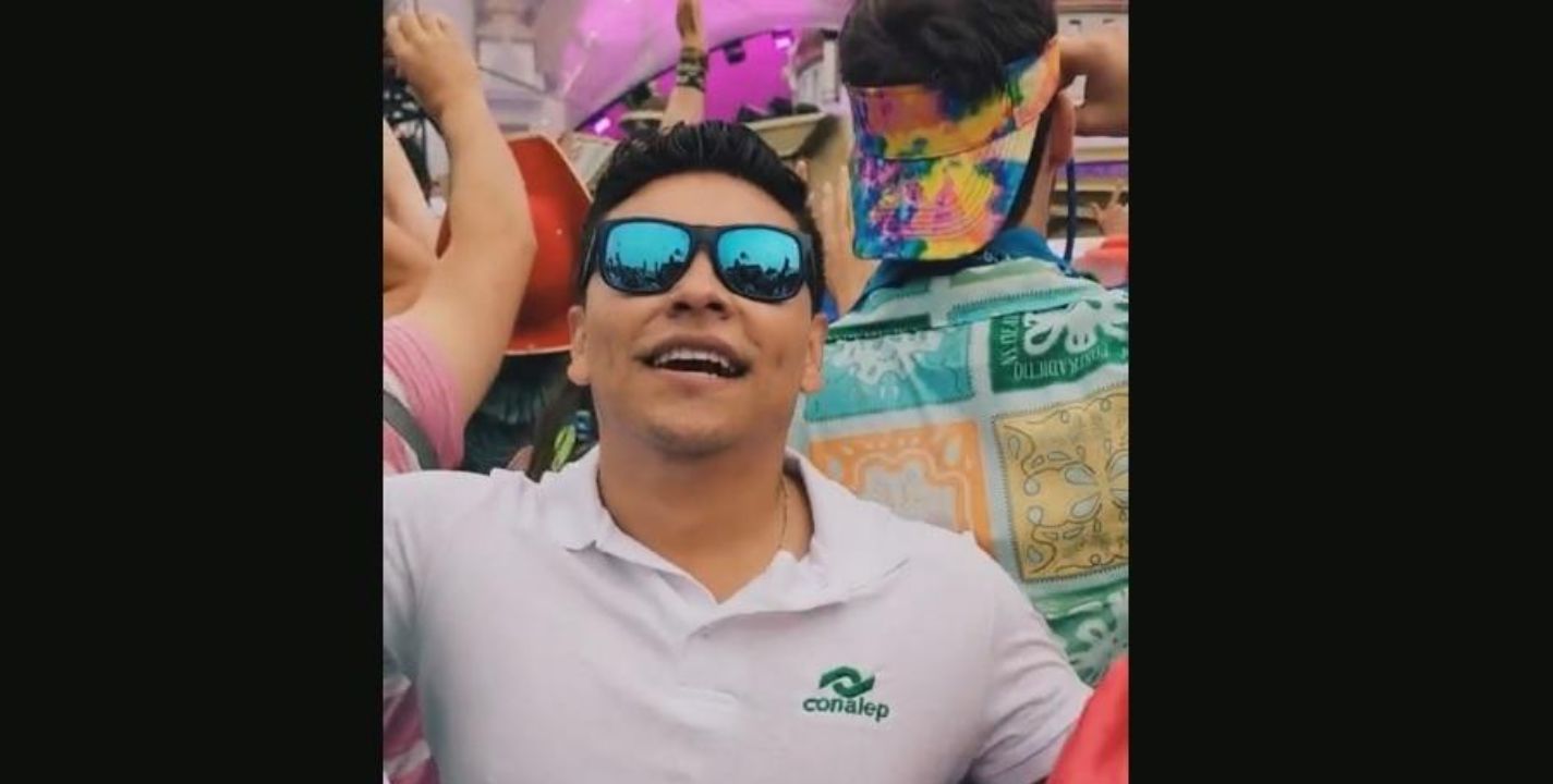 Mexicano presume su uniforme de Conalep en Tomorrowland y se vuelve viral