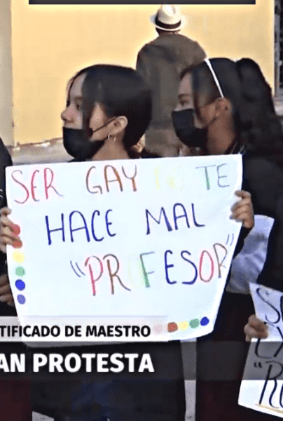 VÍDEO: estudiantes protestan contra su director por haber corrido a un maestro por ser gay